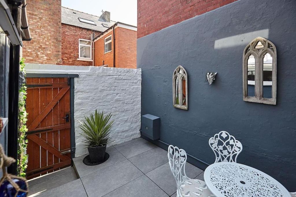 Sea Urchin Villa Whitby Exterior photo